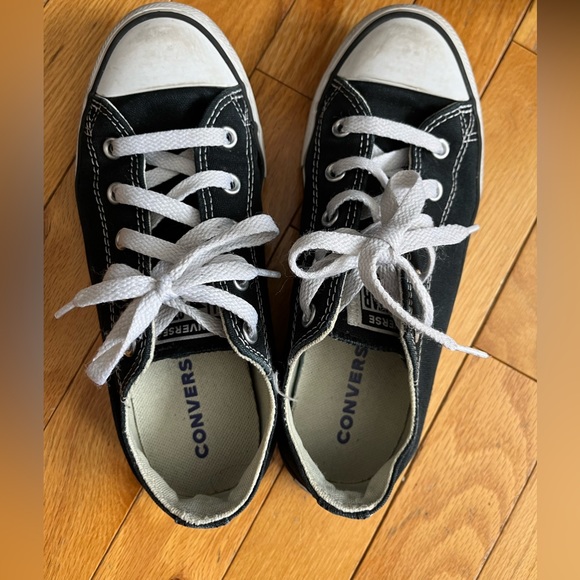 CONVERSE All Star low tops. Youth 2.5. In black and white. GUC - Picture 5 of 8